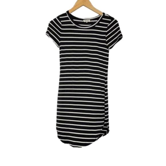 HEART & Hips Black And White Stripe Short Sleeve - Picture 1 of 11